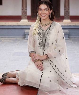 Women Ethnic Motifs Embroidered Regular Thread Work Kurta with Trousers & With Dupatta 5