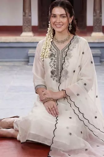 Women Ethnic Motifs Embroidered Regular Thread Work Kurta with Trousers & With Dupatta