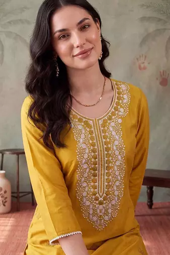 Women Ethnic Motifs Embroidered Regular Thread Work Kurta with Trousers & With Dupatta
