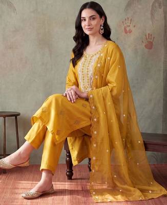 Women Ethnic Motifs Embroidered Regular Thread Work Kurta with Trousers & With Dupatta 5
