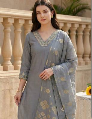 Women Ethnic Motifs Embroidered Regular Kurta with Trousers & With Dupatta 2