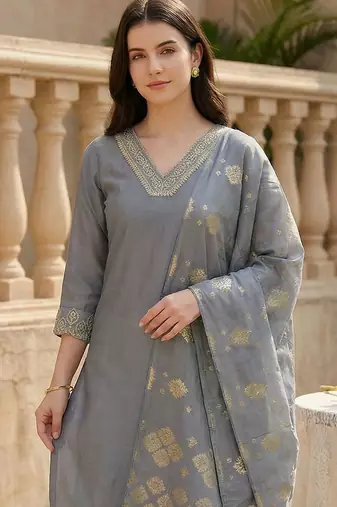 Women Ethnic Motifs Embroidered Regular Kurta with Trousers & With Dupatta