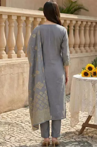 Women Ethnic Motifs Embroidered Regular Kurta with Trousers & With Dupatta