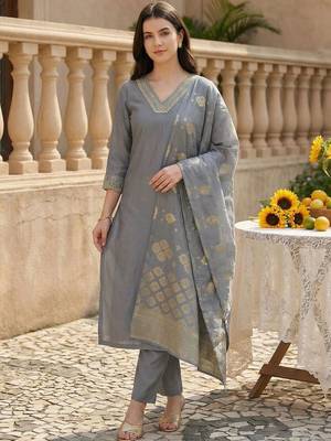 Women Ethnic Motifs Embroidered Regular Kurta with Trousers & With Dupatta 6
