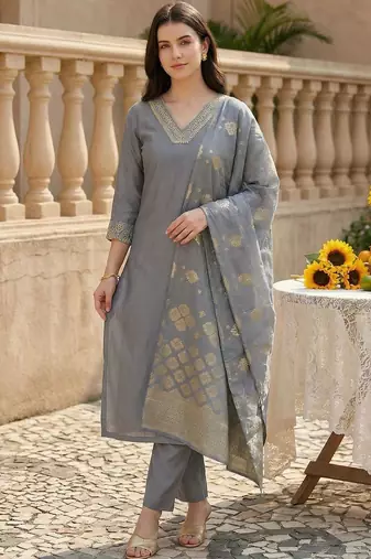 Women Ethnic Motifs Embroidered Regular Kurta with Trousers & With Dupatta