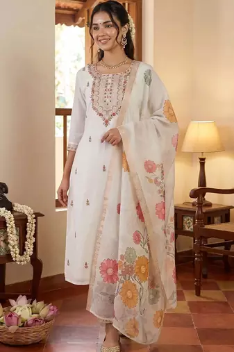 Women Floral Embroidered Regular Thread Work Kurta with Trousers & With Dupatta