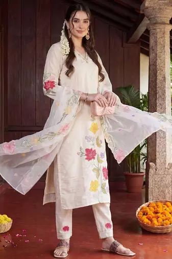 Women Floral Embroidered Regular Thread Work Kurta with Trousers & With Dupatta