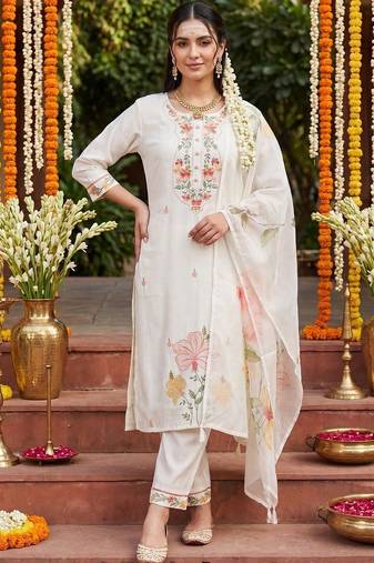 Women Floral Embroidered Regular Thread Work Kurta with Trousers & With Dupatta