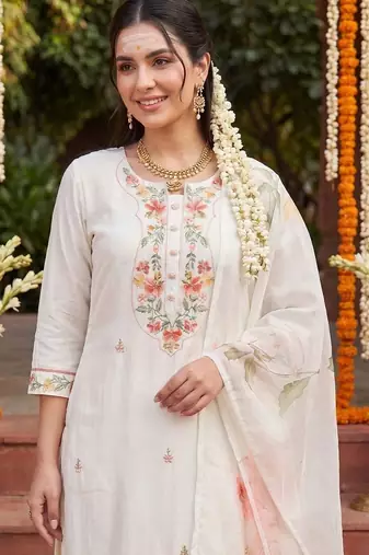 Women Floral Embroidered Regular Thread Work Kurta with Trousers & With Dupatta