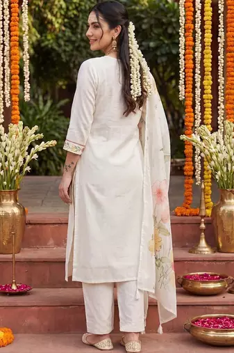 Women Floral Embroidered Regular Thread Work Kurta with Trousers & With Dupatta