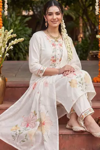 Women Floral Embroidered Regular Thread Work Kurta with Trousers & With Dupatta