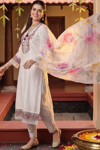 Women Floral Embroidered Regular Thread Work Kurta with Trousers & With Dupatta