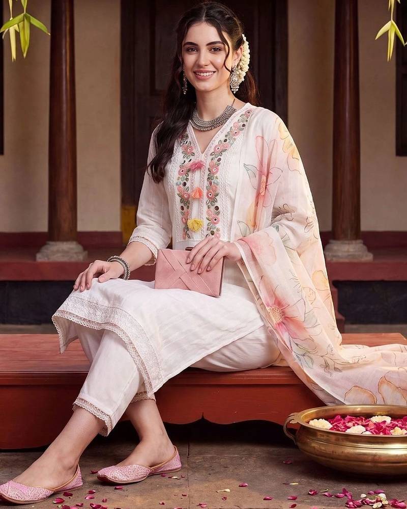 Women Ethnic Motifs Embroidered Regular Thread Work Pure Cotton Kurta with Trousers & With Dupatta