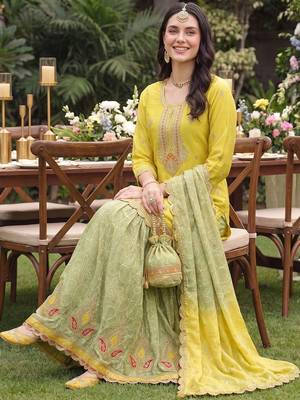 Women Ethnic Motifs Embroidered Regular Thread Work Kurta with Sharara & With Dupatta 5