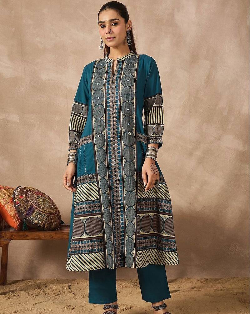Women Printed Kurta with Trouser