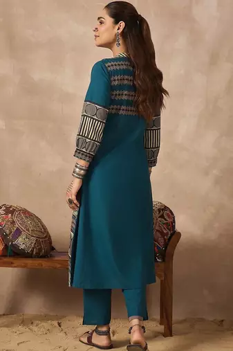 Women Printed Kurta with Trouser