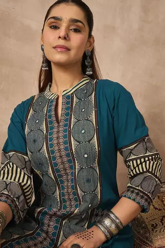 Women Printed Kurta with Trouser