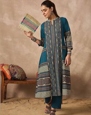 Women Printed Kurta with Trouser 7