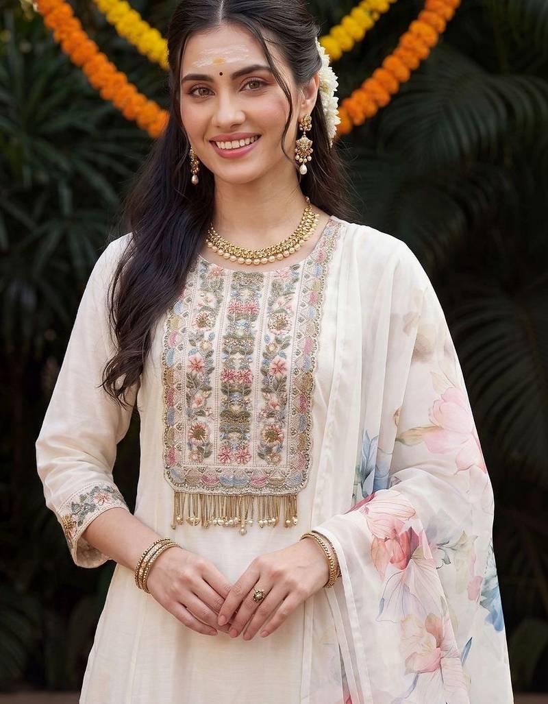 Women Ethnic Motifs Embroidered Regular Thread Work Kurta with Trousers & With Dupatta
