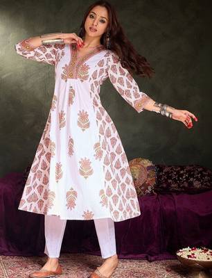 Floral Printed Panelled Pure Cotton A-Line Kurta With Trousers 4