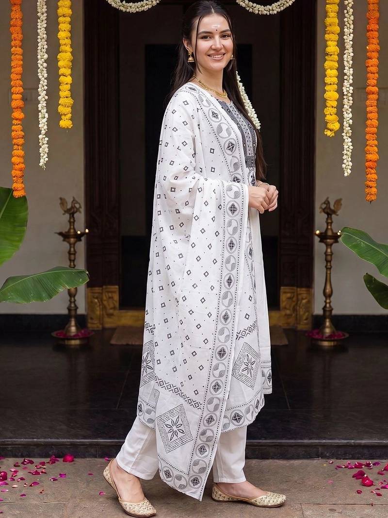 Women Ethnic Motifs Printed Regular Pure Cotton Kurta with Pyjamas & With Dupatta