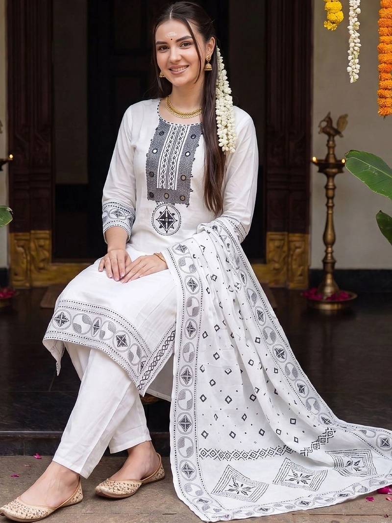 Women Ethnic Motifs Printed Regular Pure Cotton Kurta with Pyjamas & With Dupatta