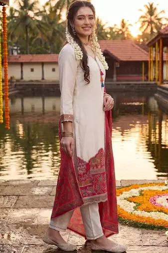 Women Ethnic Motifs Embroidered Regular Thread Work Kurta with Trousers & With Dupatta