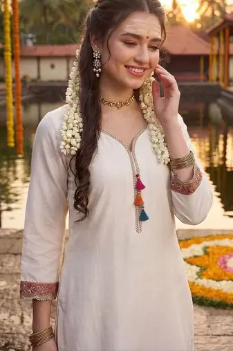 Women Ethnic Motifs Embroidered Regular Thread Work Kurta with Trousers & With Dupatta