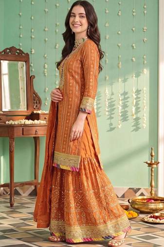 Women Ethnic Motifs Printed Regular Kurta with Sharara & With Dupatta