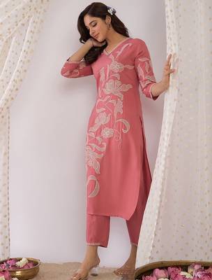 Floral Embroidered Regular Thread Work Kurta with Trousers 5