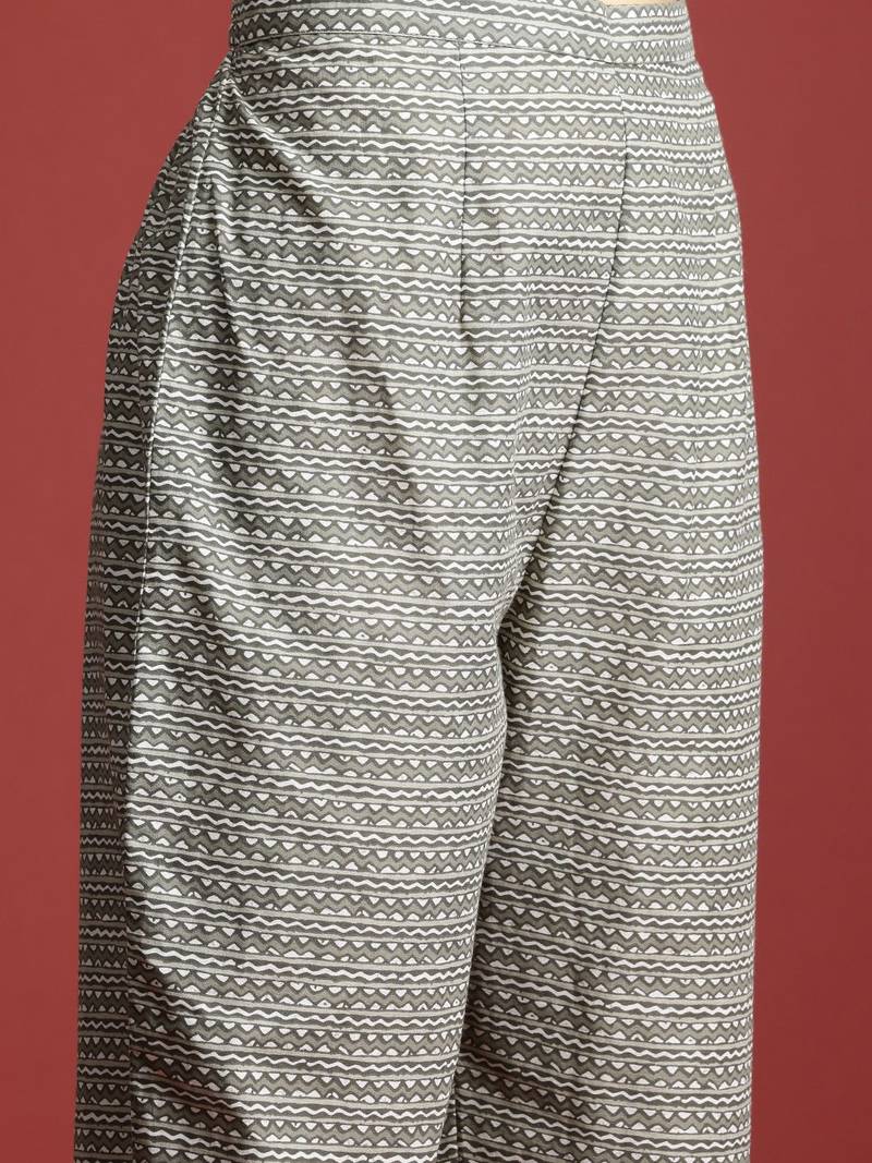 Women Floral Printed Pure Cotton Kurta with Trousers & With Dupatta