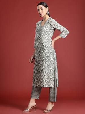 Women Floral Printed Pure Cotton Kurta with Trousers & With Dupatta 5