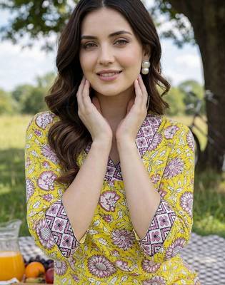 Women Floral Printed Regular Pure Cotton Kurta with Trousers & With Dupatta 1