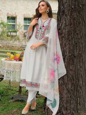 Women Ethnic Motifs Embroidered Regular Thread Work Kurta with Trousers & With Dupatta 2