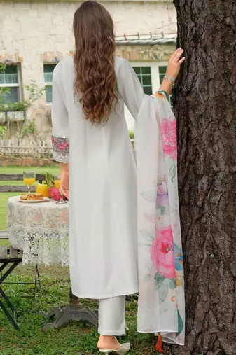 Women Ethnic Motifs Embroidered Regular Thread Work Kurta with Trousers & With Dupatta