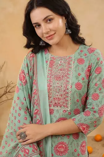 Women Floral Printed Regular Mirror Work Kurta with Trousers & With Dupatta