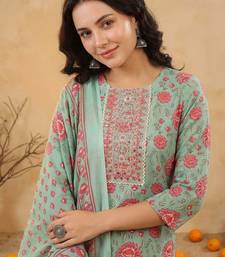 Women Floral Printed Regular Mirror Work Kurta with Trousers & With Dupatta