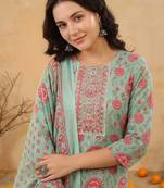 Women Floral Printed Regular Mirror Work Kurta with Trousers & With Dupatta