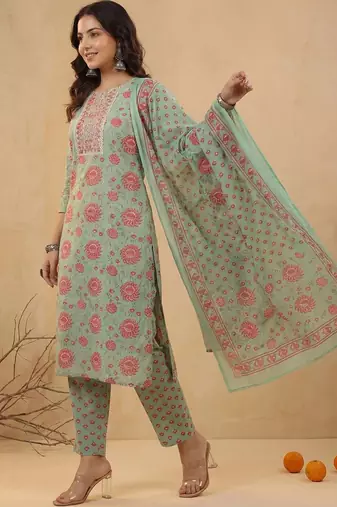 Women Floral Printed Regular Mirror Work Kurta with Trousers & With Dupatta