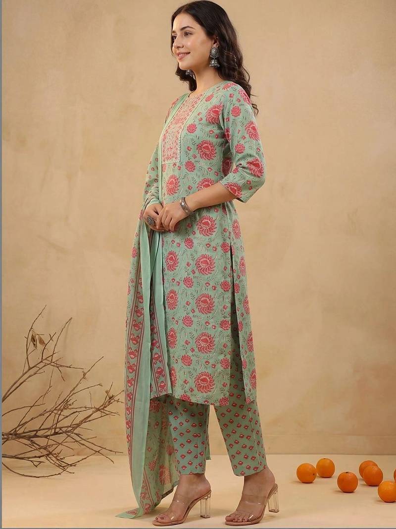 Women Floral Printed Regular Mirror Work Kurta with Trousers & With Dupatta