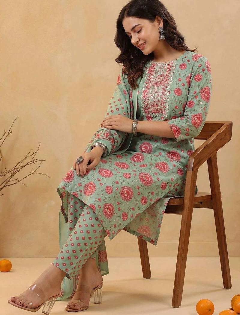 Women Floral Printed Regular Mirror Work Kurta with Trousers & With Dupatta