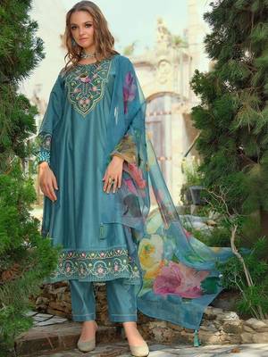 Women Floral Embroidered Regular Thread Work Liva Kurta with Trousers & With Dupatta 5