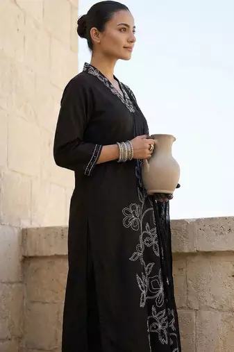 Women Floral Embroidered Regular Thread Work Pure Cotton Kurta with Trousers & With Dupatta