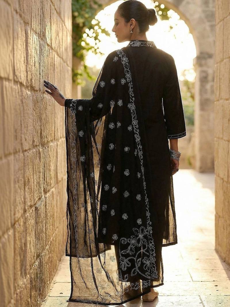 Women Floral Embroidered Regular Thread Work Pure Cotton Kurta with Trousers & With Dupatta