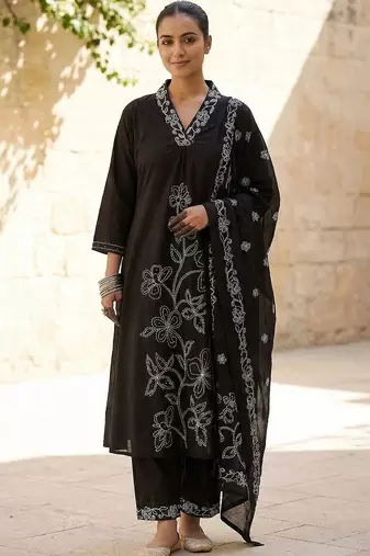 Women Floral Embroidered Regular Thread Work Pure Cotton Kurta with Trousers & With Dupatta