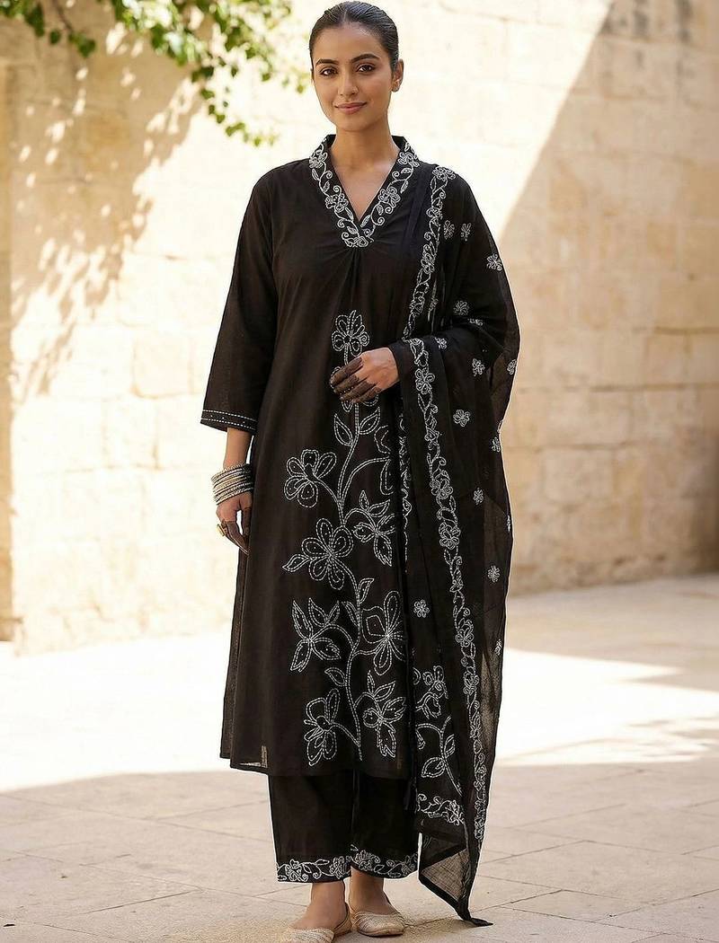 Women Floral Embroidered Regular Thread Work Pure Cotton Kurta with Trousers & With Dupatta