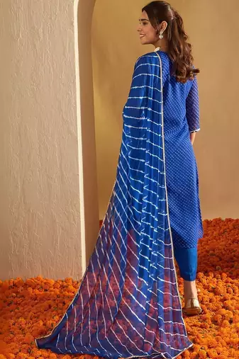 Women Ethnic Motifs Printed Regular Kurta with Trousers & With Dupatta