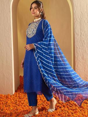 Women Ethnic Motifs Printed Regular Kurta with Trousers & With Dupatta 7