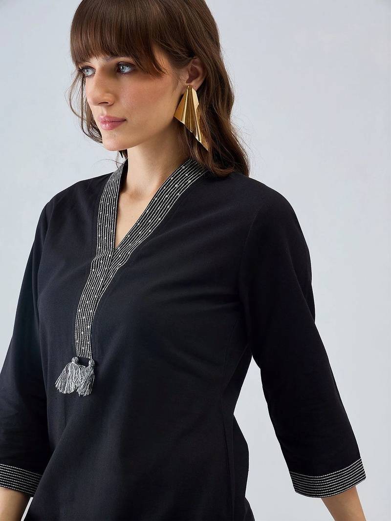 Women Regular Thread Work Kurta with Trousers