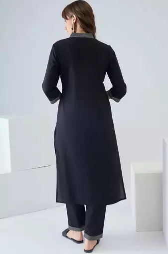 Women Regular Thread Work Kurta with Trousers